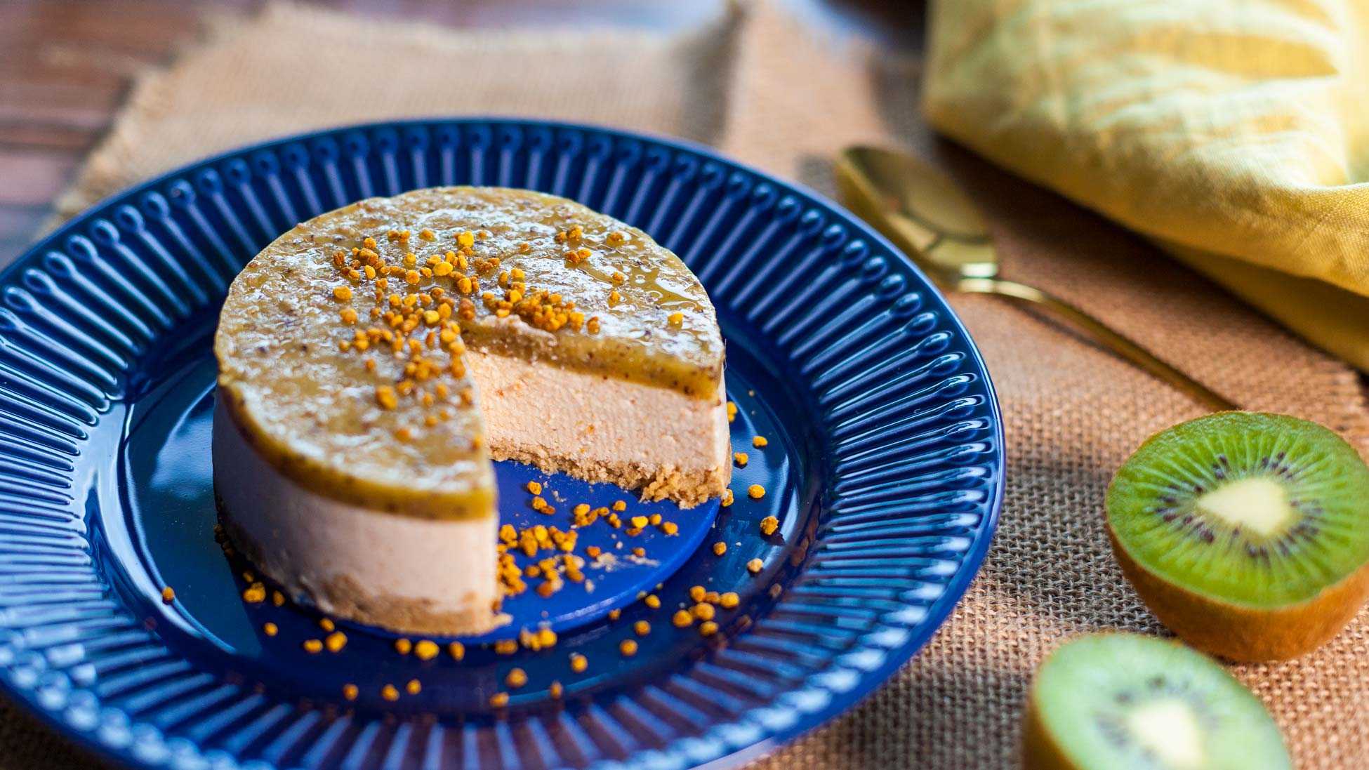 Tarta de queso con kéfir con cobertura de kiwi